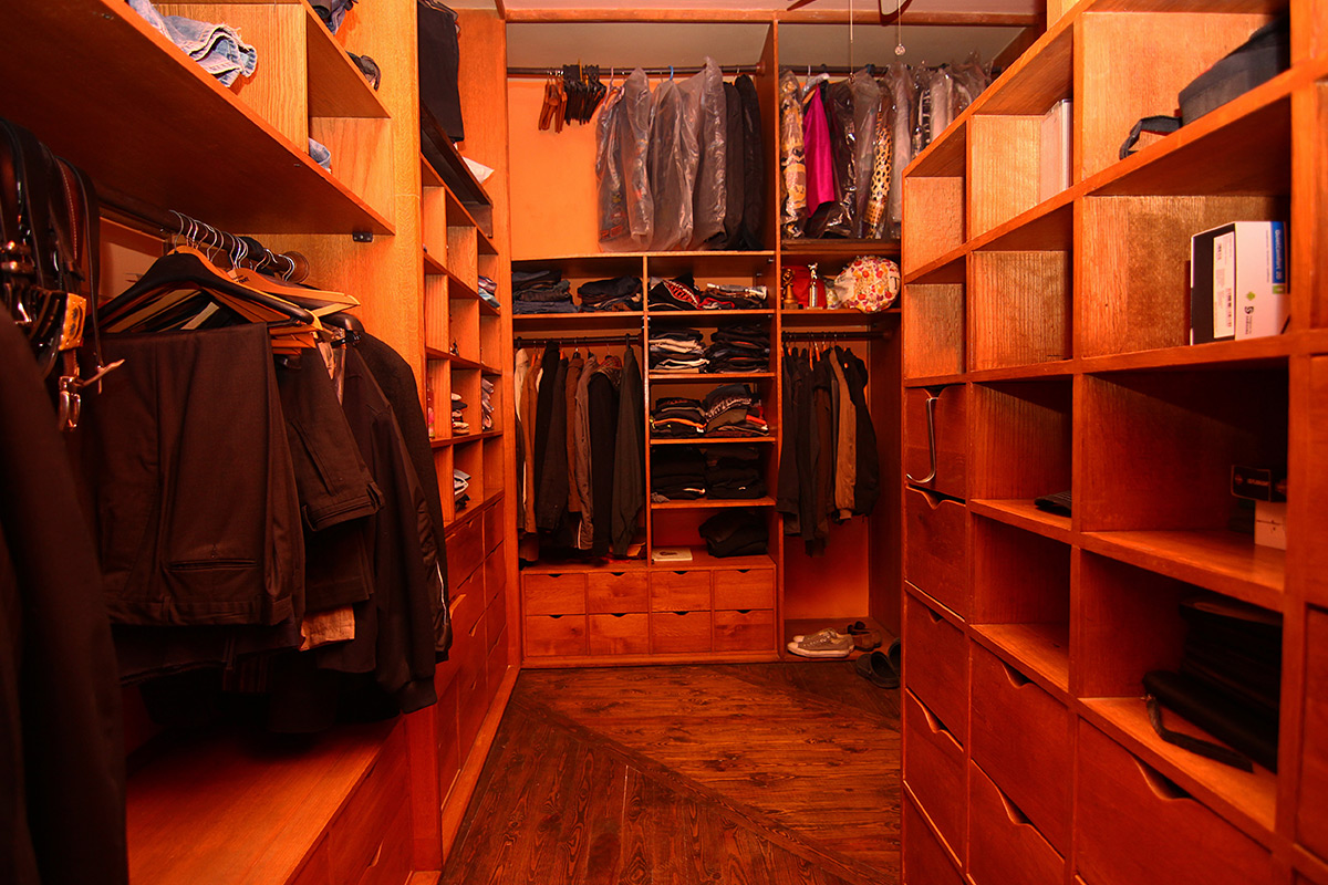 Cabinets & Fixtures